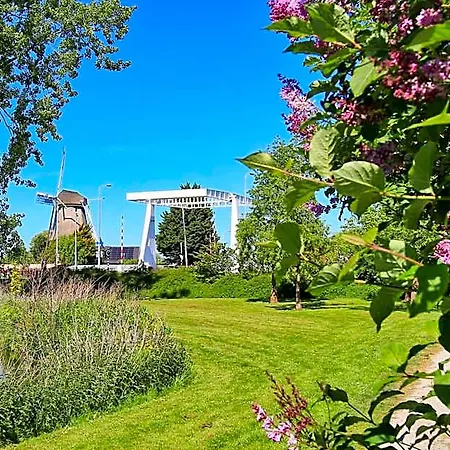 Boutique Hans - Amsterdam Schiphol Airport Badhoevedorp