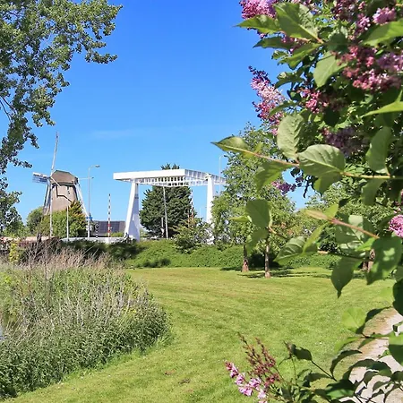 Boutique Hans - Amsterdam Schiphol Airport ホテル 3*